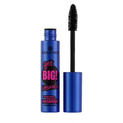 Diese Mascara hab ich schon seit einem Jahr durchgehend und ich bin total &uuml;berzeugt. Es gibt viele Leute von denen ich geh&ouml;rt habe, dass sie mit der Mascara nicht so gut klarkommen weil sie ein wenig klumpt. Aber ich nehme mir daf&uuml;r so ein kleines Augenbrauenb&uuml;rstchen um die Wimpern auseinander zu ziehen.